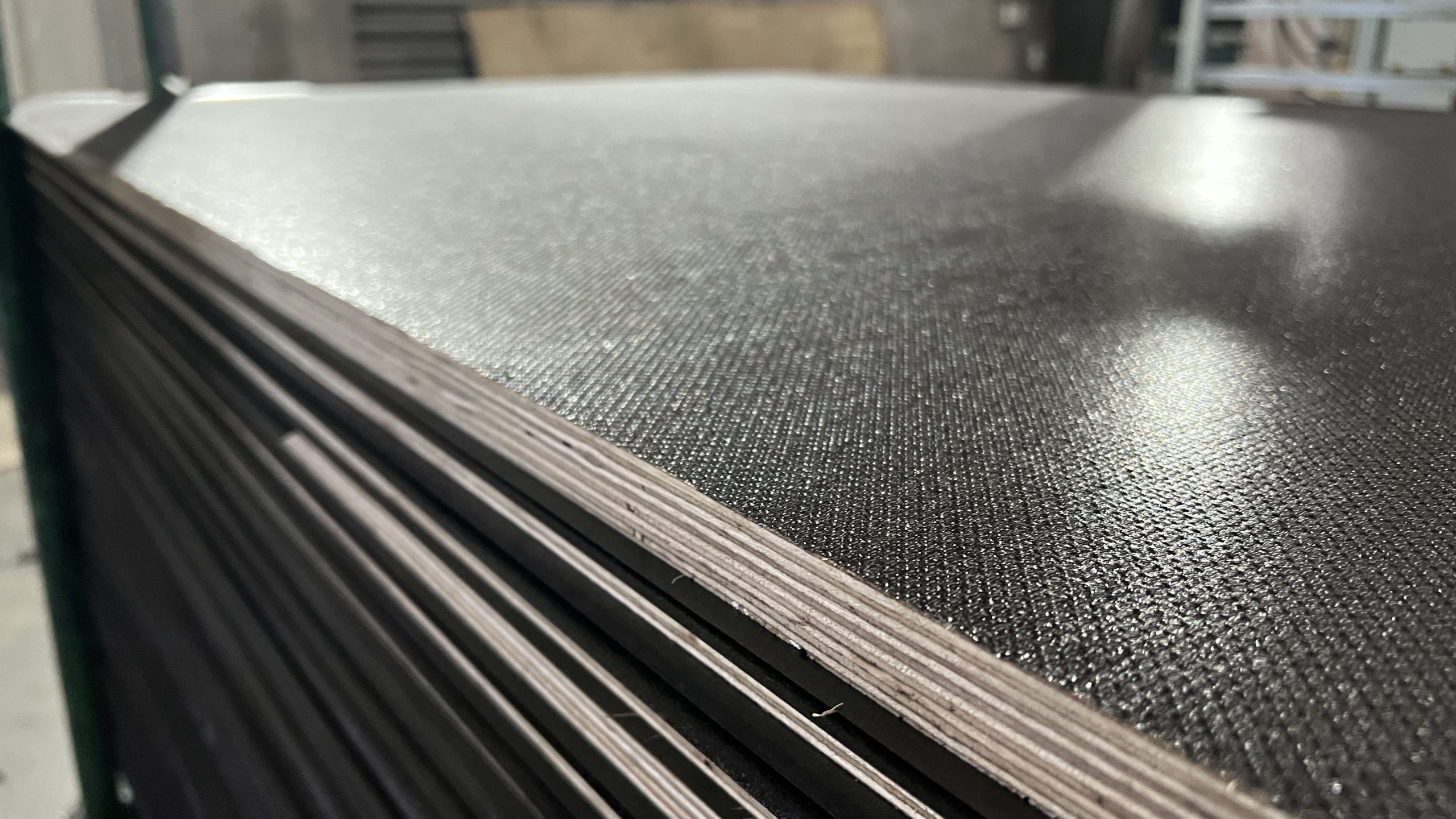 Wiremesh Plywood (Anti-slip Film Faced Plywood)